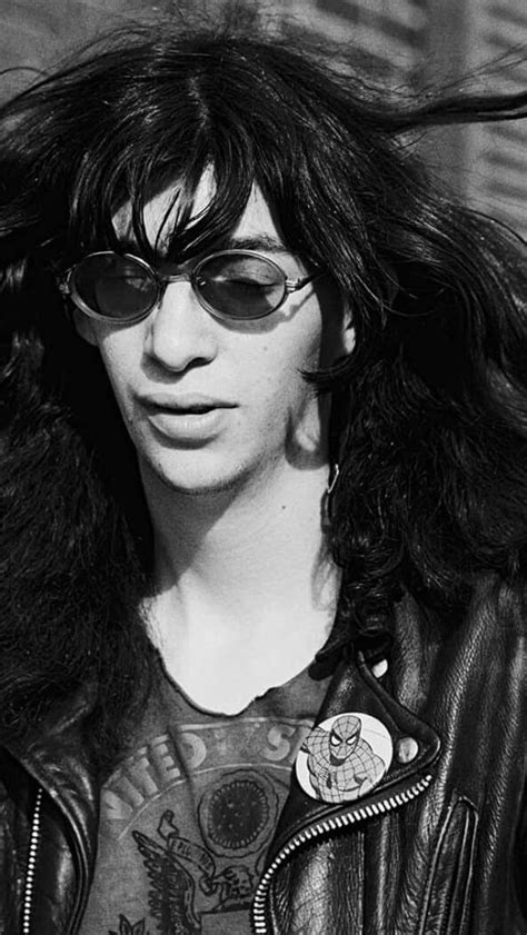 Pin By Lynn T On Ramones Joey Ramone Ramones 90s Indie Bands