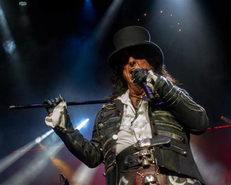 Alice Cooper And Halestorm Rock Dte Energy Music Theatre