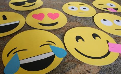 How To Make Cardboard Emoji Faces Diy Inspired
