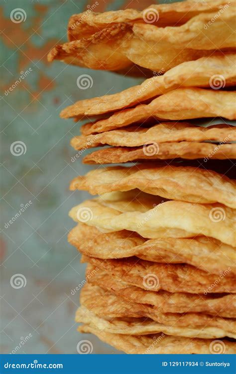 Fresh Puff Cakes For Napoleon Cake Puff Pastry For Dessert Milfey