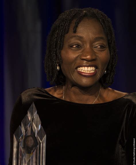 Последние твиты от auma obama (@aumaobama). Dr. Auma Obama mit Deutschem Rednerpreis 2015 geehrt