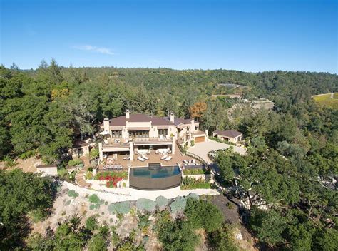 Round Hill A 28 Million Hilltop Estate In Napa Ca Homes Of The Rich