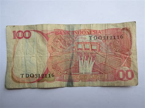 Apabila kamu mengalami bermimpi uang kuno atau uang lama maka biasanya hal ini dihubungkan dengan akan adanya suatu kekecewaan, walaupun apa yang diperoleh itu merupakan hal yang baik untuk sebagian orang, namun menurutnya berbeda karena bukan itu impian atau keinginan sipemimpi. UANG KUNO DAN MEDALI KUNO: UANG KERTAS INDONESIA