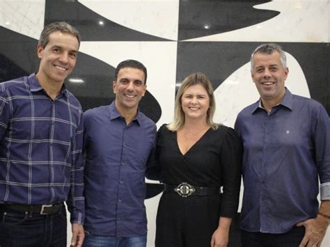 Políticos lamentam morte de camilo cola. Coluna Social Helio Dórea - Folha Vitória