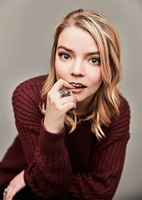 Night (2016), playing a young lady kidnapped by a strange man with split characters. Anya Taylor-Joy entra na 5ª temporada da série Peaky ...