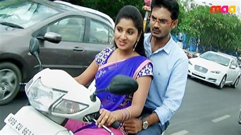 Sasirekha Parinayam Watch Episode 8 Sashi And Abhis Bike Ride On Disney Hotstar
