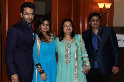 Jackky bhagnani (born 25 december 1984) is an indian bollywood actor, film producer and entrepreneur. Jackky Bhagnani Height, Weight, Age, Girlfriend, Wife ...