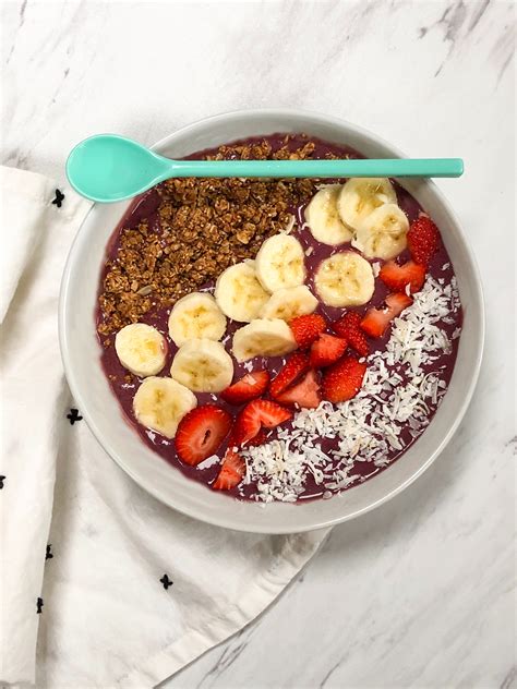 How To Make Your Own Super Simple Açaí Bowl At Home Kozy And Co