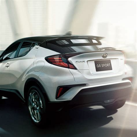 There is an adjustable coilover suspension with sporty shock absorbers and stabilizers which should in particular improve the feedback on the power steering. New TOYOTA CHR 2020 - โตโยต้า ซีเอชอาร์ ปรับโฉมใหม่ เปลี่ยนไฟหน้า-หลัง พร้อมรุ่น GR Sport