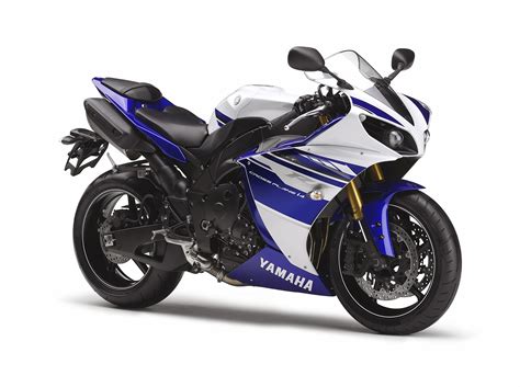 Hello my friends and welcome once again to a review.i know its a little too late in the year to be doing this review but like always i like to create my. 2014 YAMAHA YZF-R1 最新配色發表