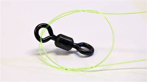 A knot for joining two ropes of equal thickness consisting of an overhand knot or double overhand knot by each rope round the other, so that the two knots jam when pulled tight. Fishing Knots: How to Tie a Cat's Paw | FISHTRACK.COM