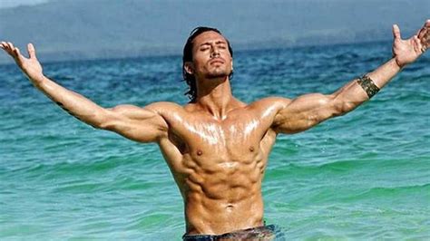 When Tiger Shroff Left Us Drooling With His Abs Tastic Body HD