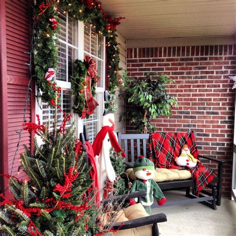 Country Porch Christmas Decor Ideas 09 Front Door
