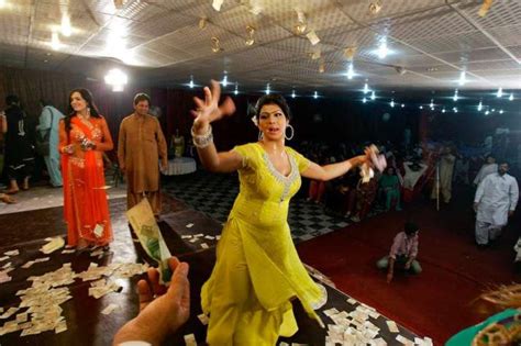 Fatwa In Pakistan Allows Transgender To Marry World News India Tv