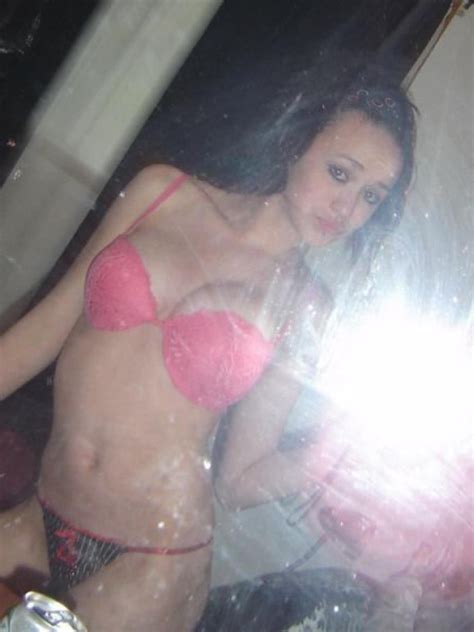 Sexy Nude Selfies Of A Gorgeous Amateur Babe Naughty Exposures
