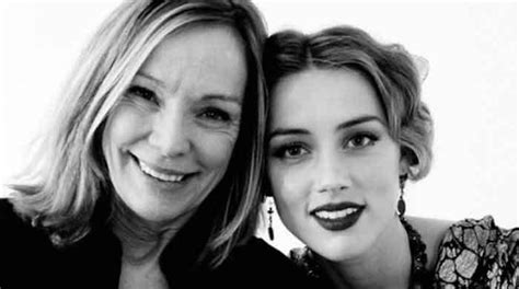 Amber Heard Remembers Mother On First Death Anniversary