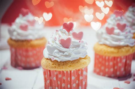 Vörös Bársony Torta Cupcake és Fondü Szuper Desszertek Valentin
