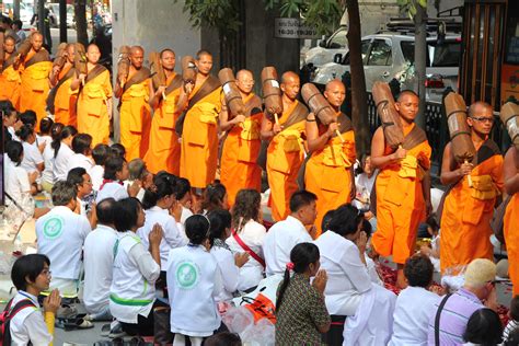 Kostenlose Foto Menschen Gehen Orange Buddhismus Thailand