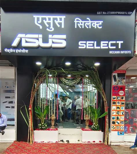 Asus Opens Refurbished Select Store In Mumbai