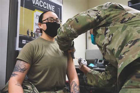 Us Army Nurse In Vicenza First To Receive Covid 19 Vaccine Article