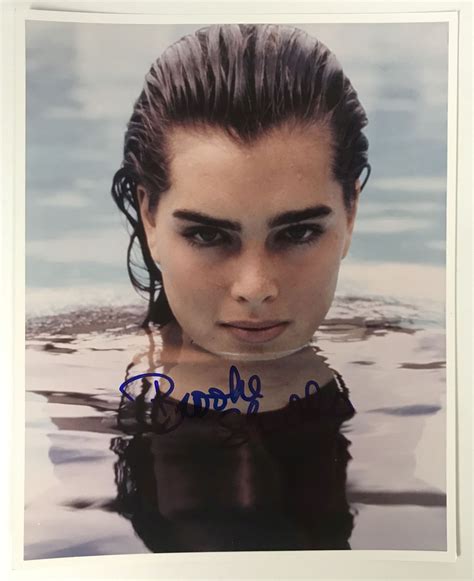 Brooke Shields Autographed Glossy 8x10 Photo Aacs Autographs