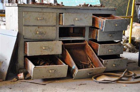 Old Broken Furniture Disposal Service In Omaha Ne Omaha Hauling Junk