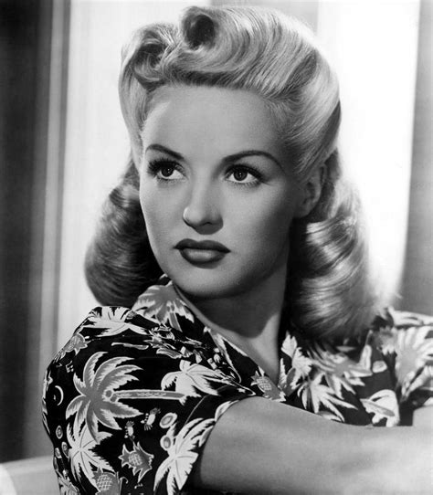 What are some pretty hairstyles? How To Create The Perfect Pin-Up Hair