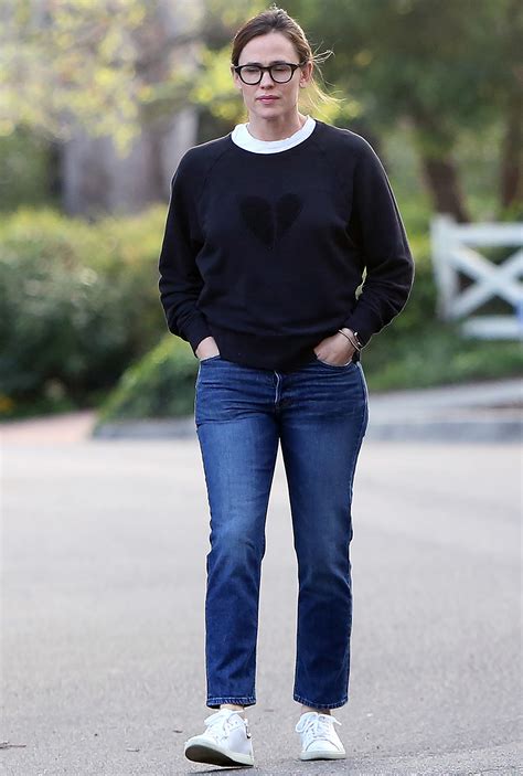 Jennifer Garner Wearing Mom Jeans Sneakers Photos Footwear News
