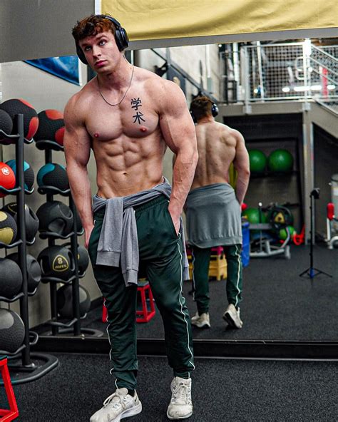 The Beauty Of Male Muscle Seth