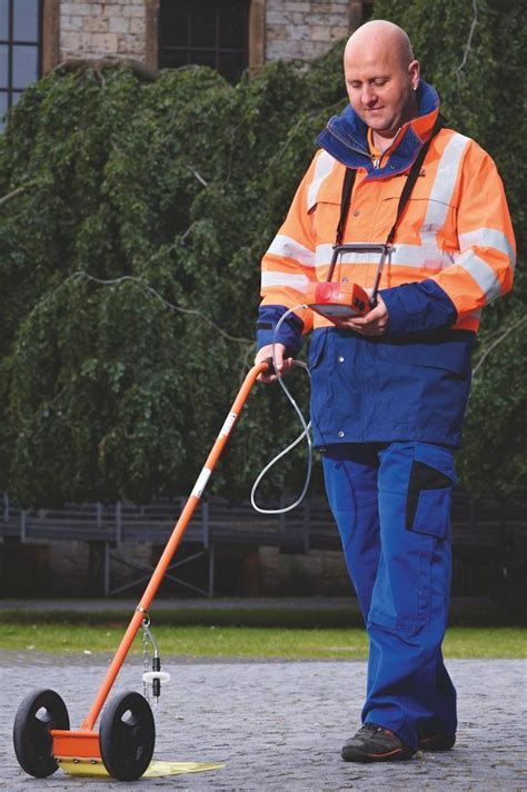 To measure the flow of water in the pipe the detector beams ultrasonic sound waves both downstream and upstream into the water pipe. Water Leak Tracer Gas Detectors