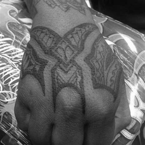 40 Mano Tribal Tatuajes Para Los Hombres Manly Tinta Ideas De Diseño