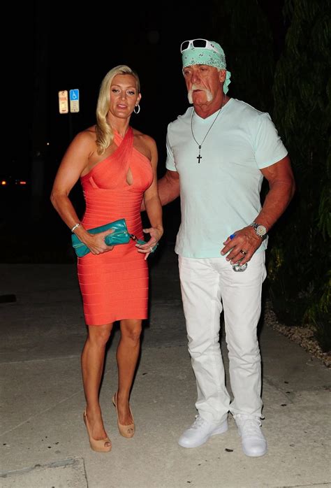 Hulk Hogan S Wife Causes Controversy With Latest Photo