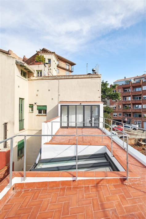 Mas Aqui Gives 1910s House In Barcelona A Minimalist Update