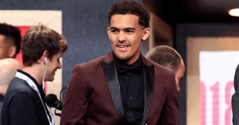 He also does a nice job dropping it off to bigs around the rim. Trae Young Looks Like a Total Loser in His Draft Day Garb ...