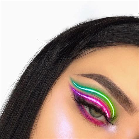 Helpful Makeup Tips Fullfacemakeupideas With Images Bright Makeup Neon Makeup Rave Makeup