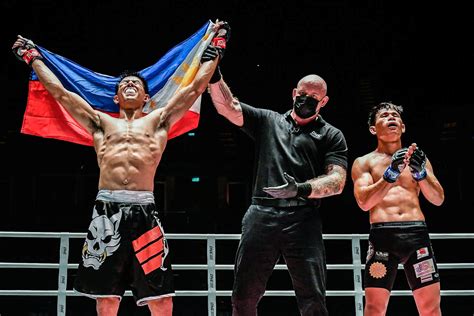 Filipino Mma Fighter Drex Zamboanga Wins One Debut By Putting Thai Foe