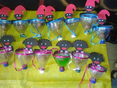 Os brinquedos feitos a partir de sucata servem para despertar nos alunos atitudes mais sustentáveis. Projeto folclore educação infantil, Atividades folclore ...