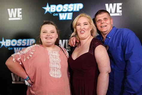 Alana Thompson Smiles In ‘beautiful Selfie As Mama June Remains In