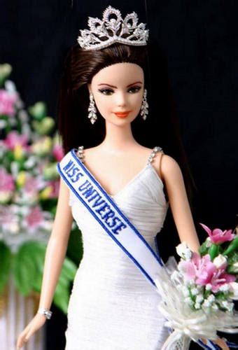 Miss Barbie Universe Iconic Doll High Fashion Avatars