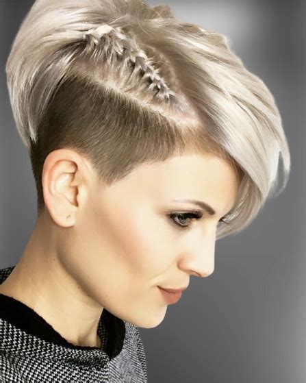 Pixie Haircuts For Women In 2021 5 Hair Colors