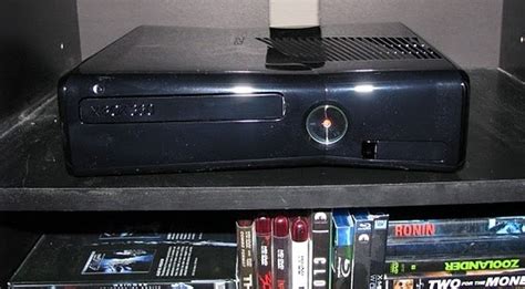 Microsofts New Xbox 360 Features Red Dot Of Warning Slashgear