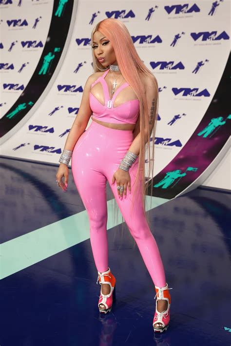 The Most Iconic Outfits Ever Worn To The Mtv Vmas Articlesvally