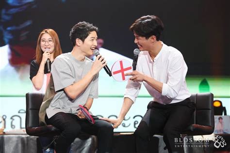 South korean actors song joong ki and park bo gum will be taking legal actions for those who spreading rumors about the stars in their affiliation with the park yoochun scandal. Song Joong Ki And Park Bo Gum Wore Couple T-Shirts On ...
