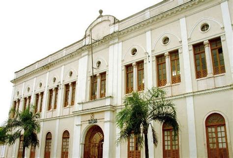 sɐ̃taˈɾẽj) é um município brasileiro do estado do pará, o terceiro mais populoso do estado, atrás somente da capital, belém e ananindeua, sendo o principal centro urbano, financeiro, comercial e cultural do oeste do estado. 2 vagas para biomédico na residência multiprofissional da ...