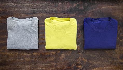 How to fold clothes, linens & more properly. GIF Guide: How to Fold a Shirt in 3 Seconds