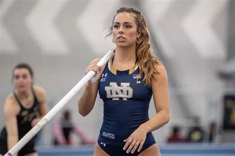 Meet New College Pole Vault Stunner Following In Footsteps Of World S Sexiest Swimmer Daily Star
