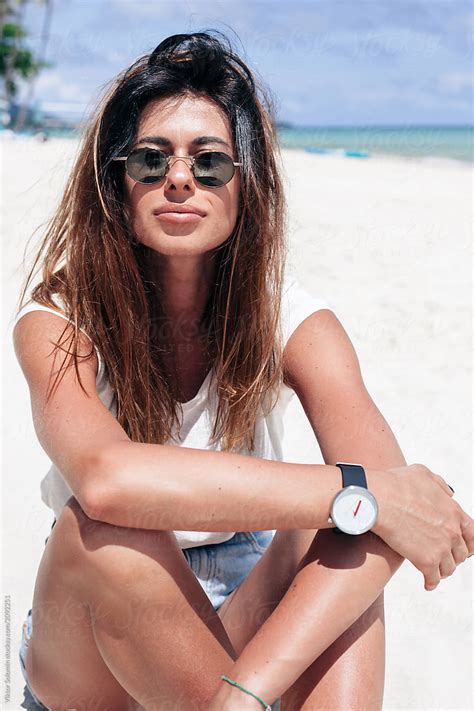 Outdoor Summer Beach Tropic Portrait Of Young Beautiful Woman Del Colaborador De Stocksy