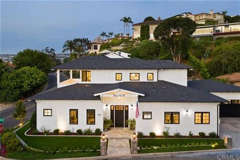 Sophisticated Take On The Classic Modern Farmhouse California Luxury
