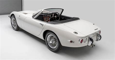 What Everyone Forgot About The Toyota 2000gt