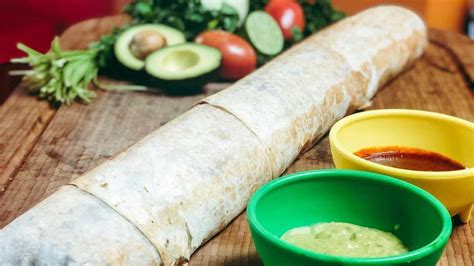 Arkansas Restaurant Serves 2 Foot Long Burrito Katv
